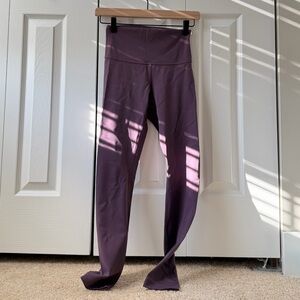 Lululemon Wunder Under 25’’ leggings in plum, size 4